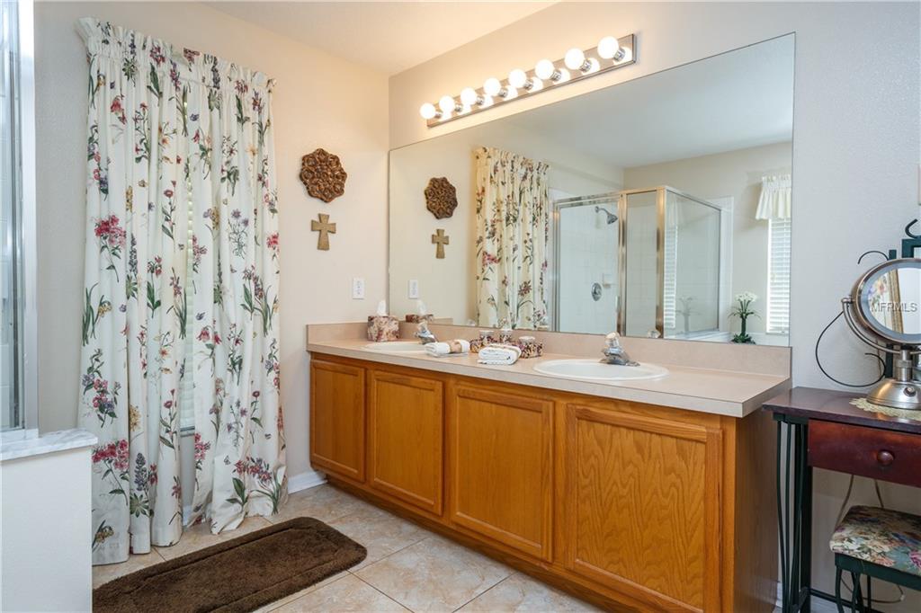 7032 HIAWASSEE OVERLOOK DRIVE, ORLANDO, Florida 32835, 4 Bedrooms Bedrooms, 8 Rooms Rooms,2 BathroomsBathrooms,Residential,For sale,HIAWASSEE OVERLOOK,O5555183