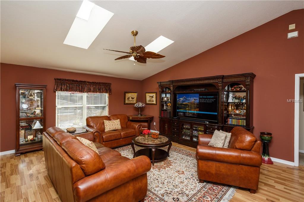 7032 HIAWASSEE OVERLOOK DRIVE, ORLANDO, Florida 32835, 4 Bedrooms Bedrooms, 8 Rooms Rooms,2 BathroomsBathrooms,Residential,For sale,HIAWASSEE OVERLOOK,O5555183