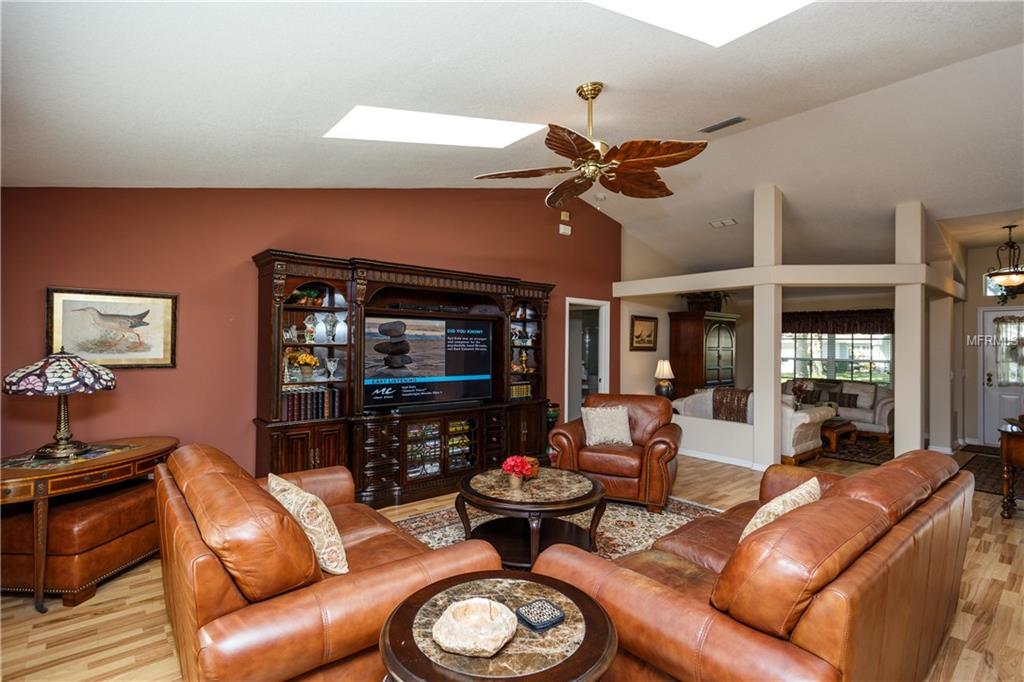 7032 HIAWASSEE OVERLOOK DRIVE, ORLANDO, Florida 32835, 4 Bedrooms Bedrooms, 8 Rooms Rooms,2 BathroomsBathrooms,Residential,For sale,HIAWASSEE OVERLOOK,O5555183