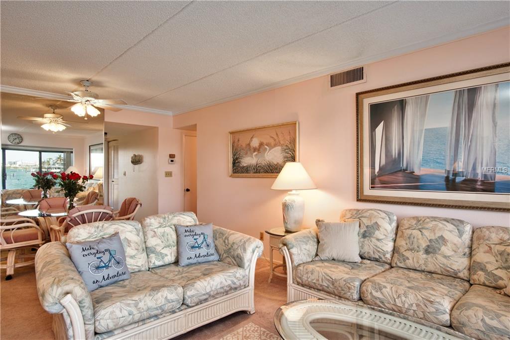 868 BAYWAY BOULEVARD, CLEARWATER BEACH, Florida 33767, 2 Bedrooms Bedrooms, 3 Rooms Rooms,2 BathroomsBathrooms,Residential,For sale,BAYWAY,U7845785