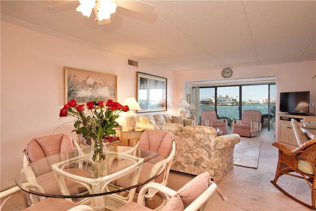 868 BAYWAY BOULEVARD, CLEARWATER BEACH, Florida 33767, 2 Bedrooms Bedrooms, 3 Rooms Rooms,2 BathroomsBathrooms,Residential,For sale,BAYWAY,U7845785