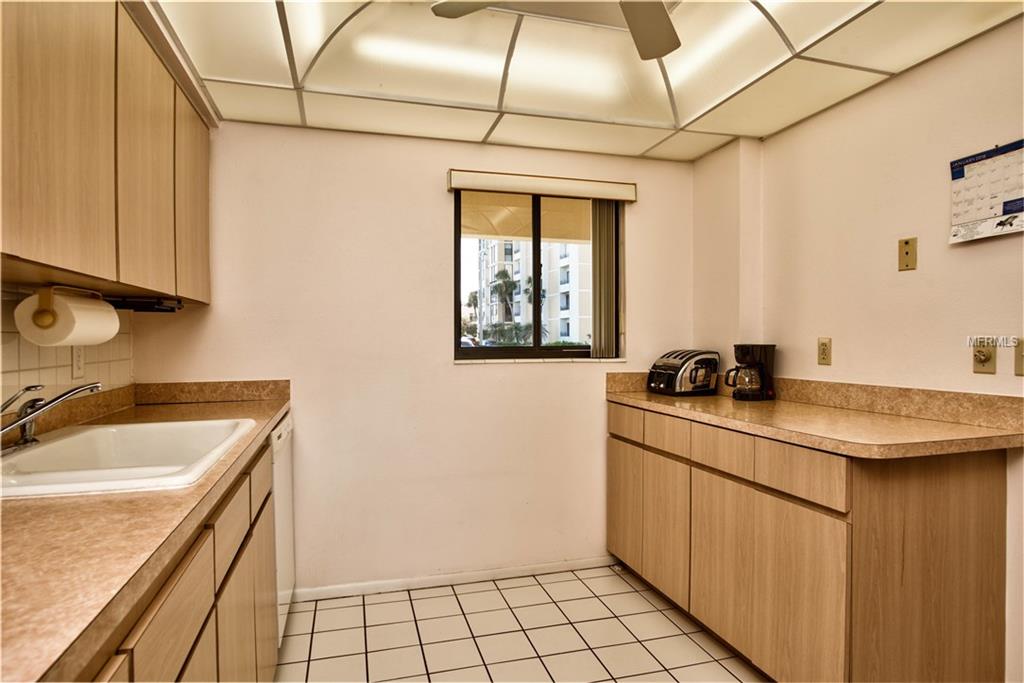 868 BAYWAY BOULEVARD, CLEARWATER BEACH, Florida 33767, 2 Bedrooms Bedrooms, 3 Rooms Rooms,2 BathroomsBathrooms,Residential,For sale,BAYWAY,U7845785