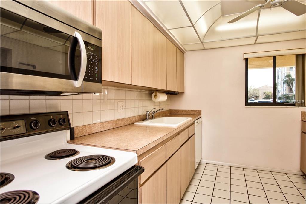 868 BAYWAY BOULEVARD, CLEARWATER BEACH, Florida 33767, 2 Bedrooms Bedrooms, 3 Rooms Rooms,2 BathroomsBathrooms,Residential,For sale,BAYWAY,U7845785