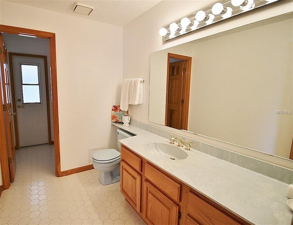 2165 LAKEBREEZE WAY, DELTONA, Florida 32738, 3 Bedrooms Bedrooms, 10 Rooms Rooms,2 BathroomsBathrooms,Residential,For sale,LAKEBREEZE,O5560926