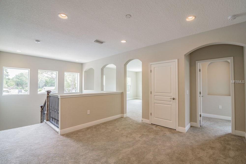 1200 MUROK WAY S, SAINT PETERSBURG, Florida 33705, 5 Bedrooms Bedrooms, 8 Rooms Rooms,4 BathroomsBathrooms,Residential,For sale,MUROK,T2923979