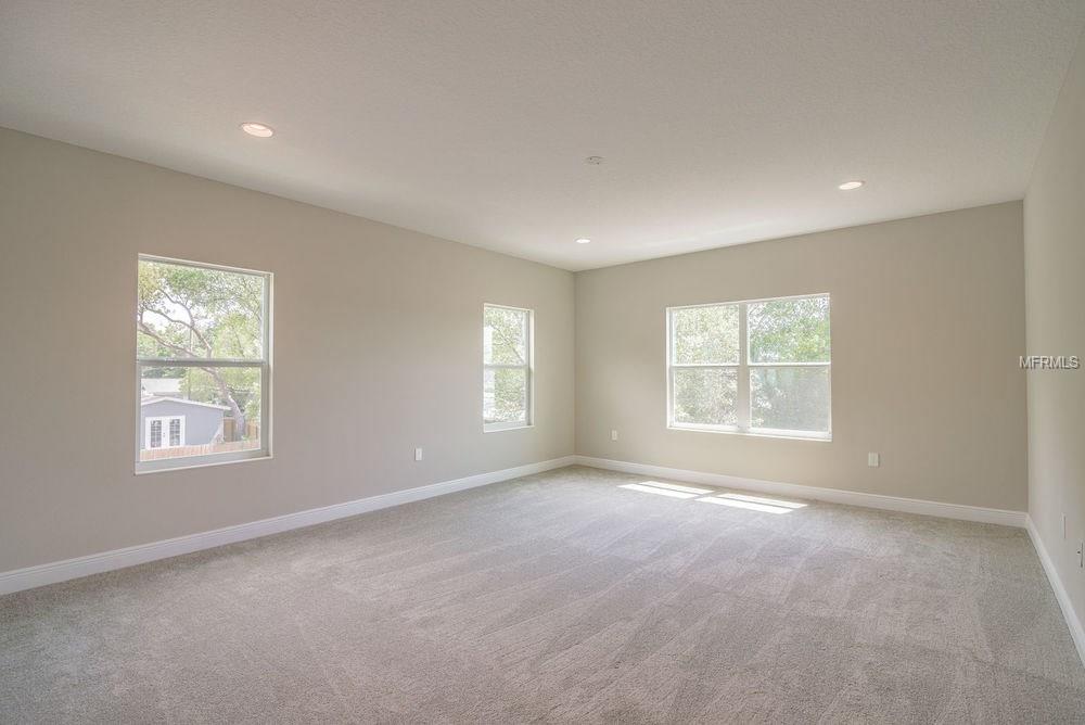 1200 MUROK WAY S, SAINT PETERSBURG, Florida 33705, 5 Bedrooms Bedrooms, 8 Rooms Rooms,4 BathroomsBathrooms,Residential,For sale,MUROK,T2923979