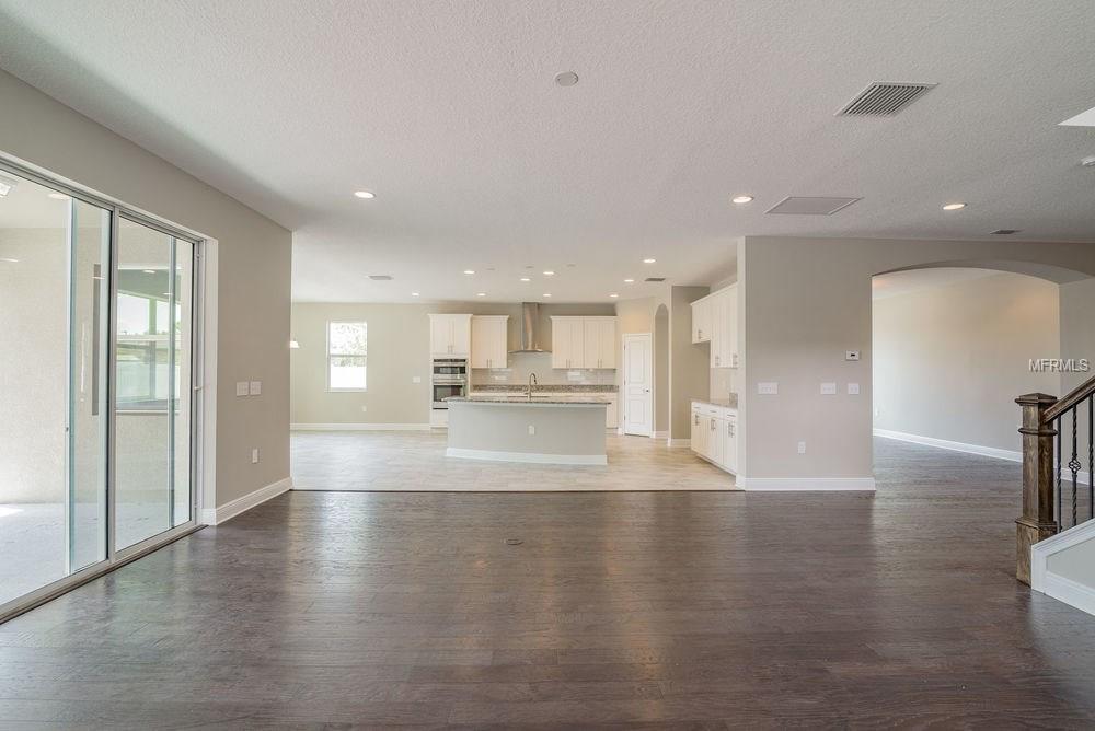 1200 MUROK WAY S, SAINT PETERSBURG, Florida 33705, 5 Bedrooms Bedrooms, 8 Rooms Rooms,4 BathroomsBathrooms,Residential,For sale,MUROK,T2923979