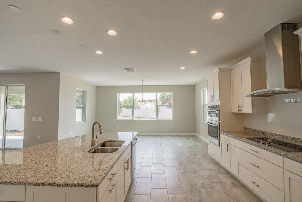 1200 MUROK WAY S, SAINT PETERSBURG, Florida 33705, 5 Bedrooms Bedrooms, 8 Rooms Rooms,4 BathroomsBathrooms,Residential,For sale,MUROK,T2923979