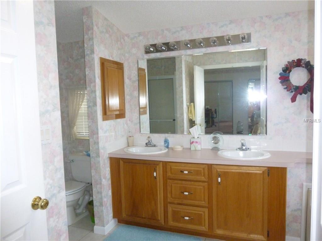 16566 96TH COURT, SUMMERFIELD, Florida 34491, 2 Bedrooms Bedrooms, 6 Rooms Rooms,2 BathroomsBathrooms,Residential,For sale,96TH,G4851997