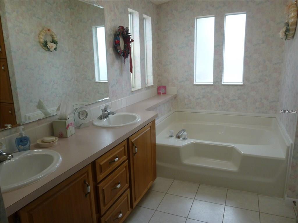 16566 96TH COURT, SUMMERFIELD, Florida 34491, 2 Bedrooms Bedrooms, 6 Rooms Rooms,2 BathroomsBathrooms,Residential,For sale,96TH,G4851997