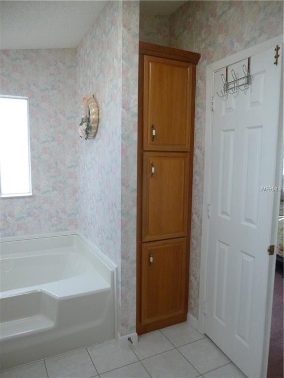 16566 96TH COURT, SUMMERFIELD, Florida 34491, 2 Bedrooms Bedrooms, 6 Rooms Rooms,2 BathroomsBathrooms,Residential,For sale,96TH,G4851997