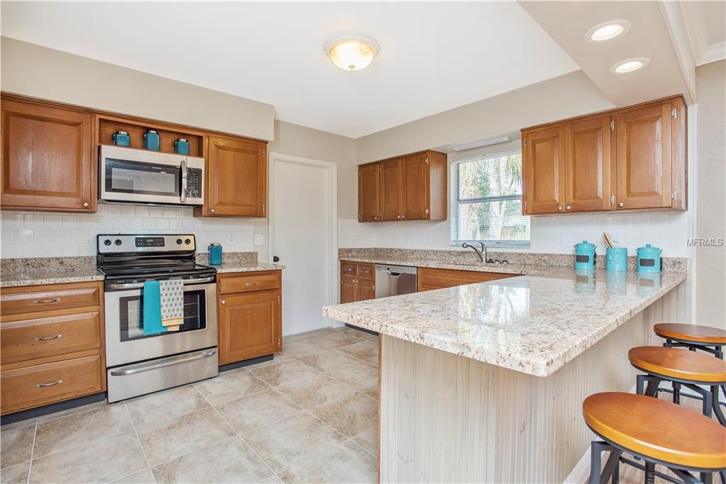 2016 CRICKET LANE, VALRICO, Florida 33594, 3 Bedrooms Bedrooms, 8 Rooms Rooms,2 BathroomsBathrooms,Residential,For sale,CRICKET,T2927487