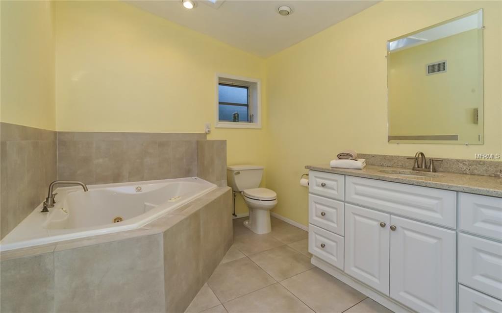 1631 SPRING CREEK DRIVE, SARASOTA, Florida 34239, 4 Bedrooms Bedrooms, 6 Rooms Rooms,3 BathroomsBathrooms,Residential,For sale,SPRING CREEK,A4209885