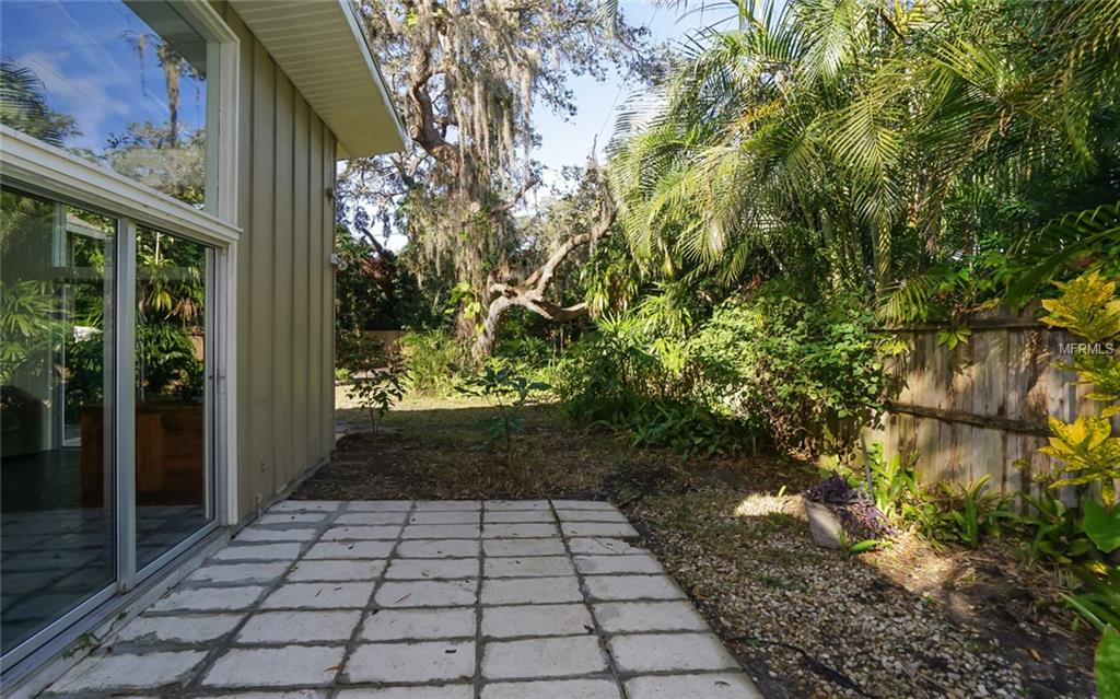 1631 SPRING CREEK DRIVE, SARASOTA, Florida 34239, 4 Bedrooms Bedrooms, 6 Rooms Rooms,3 BathroomsBathrooms,Residential,For sale,SPRING CREEK,A4209885