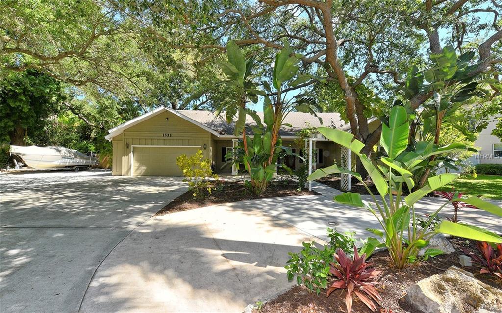 1631 SPRING CREEK DRIVE, SARASOTA, Florida 34239, 4 Bedrooms Bedrooms, 6 Rooms Rooms,3 BathroomsBathrooms,Residential,For sale,SPRING CREEK,A4209885