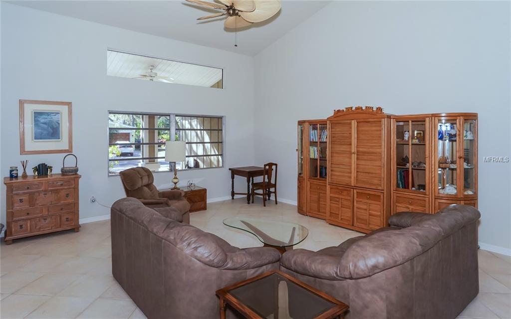 1631 SPRING CREEK DRIVE, SARASOTA, Florida 34239, 4 Bedrooms Bedrooms, 6 Rooms Rooms,3 BathroomsBathrooms,Residential,For sale,SPRING CREEK,A4209885