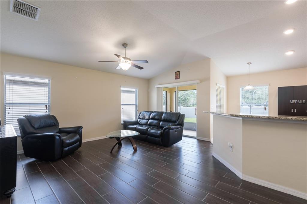 10309 SUMMER AZURE DRIVE, RIVERVIEW, Florida 33578, 4 Bedrooms Bedrooms, 7 Rooms Rooms,2 BathroomsBathrooms,Residential,For sale,SUMMER AZURE,A4204605