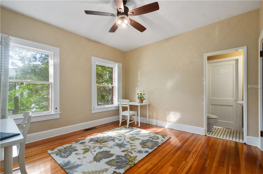 1615 E AMELIA STREET, ORLANDO, Florida 32803, 4 Bedrooms Bedrooms, 9 Rooms Rooms,3 BathroomsBathrooms,Residential,For sale,AMELIA,O5556162