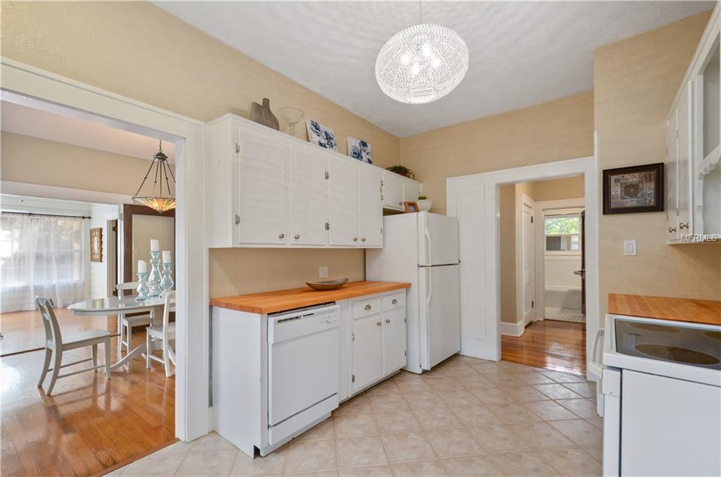 1615 E AMELIA STREET, ORLANDO, Florida 32803, 4 Bedrooms Bedrooms, 9 Rooms Rooms,3 BathroomsBathrooms,Residential,For sale,AMELIA,O5556162