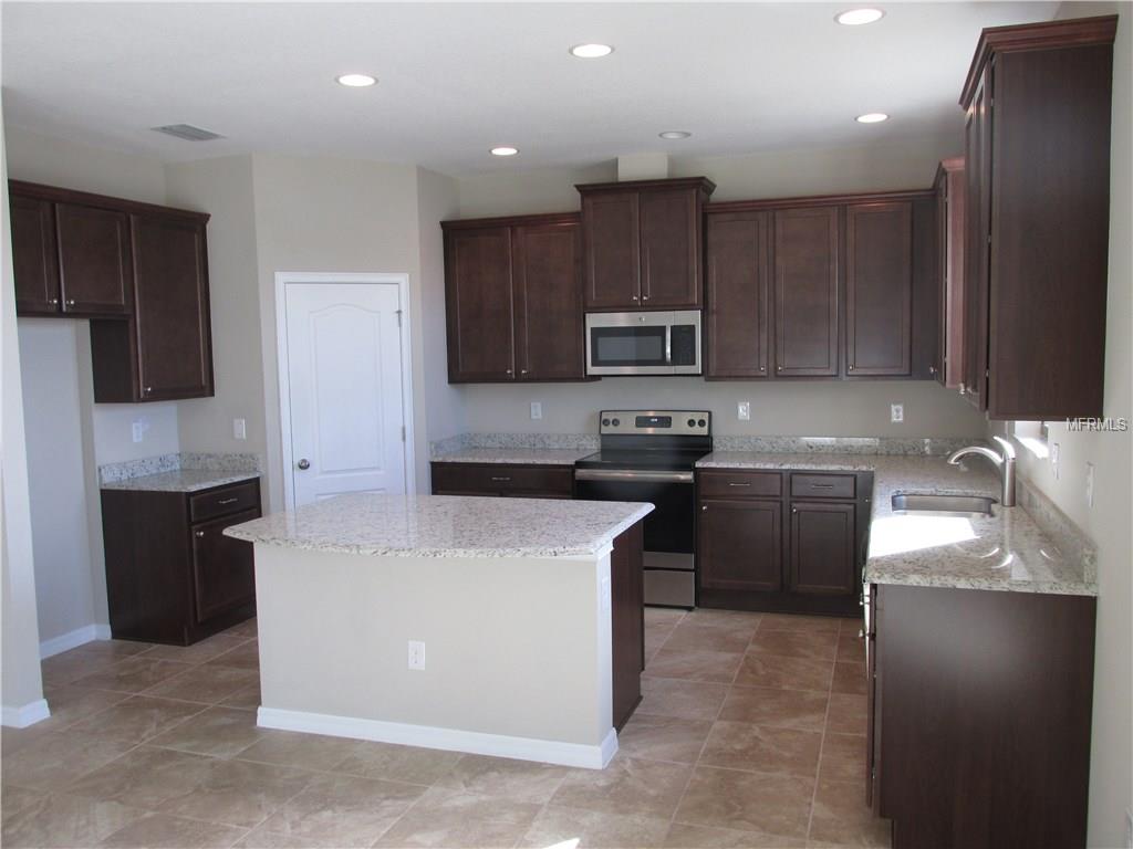 2195 ONTARIO WAY, LAKELAND, Florida 33805, 4 Bedrooms Bedrooms, 10 Rooms Rooms,3 BathroomsBathrooms,Residential,For sale,ONTARIO,L4725248