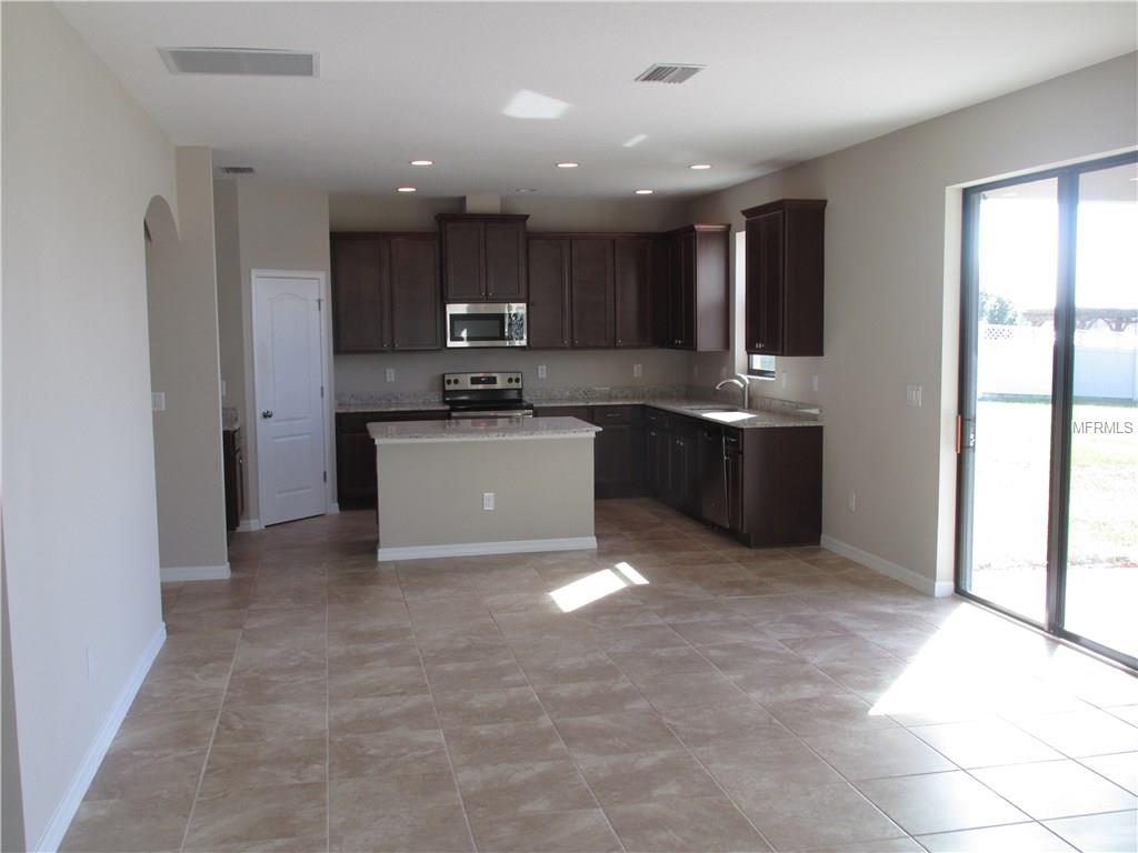 2195 ONTARIO WAY, LAKELAND, Florida 33805, 4 Bedrooms Bedrooms, 10 Rooms Rooms,3 BathroomsBathrooms,Residential,For sale,ONTARIO,L4725248