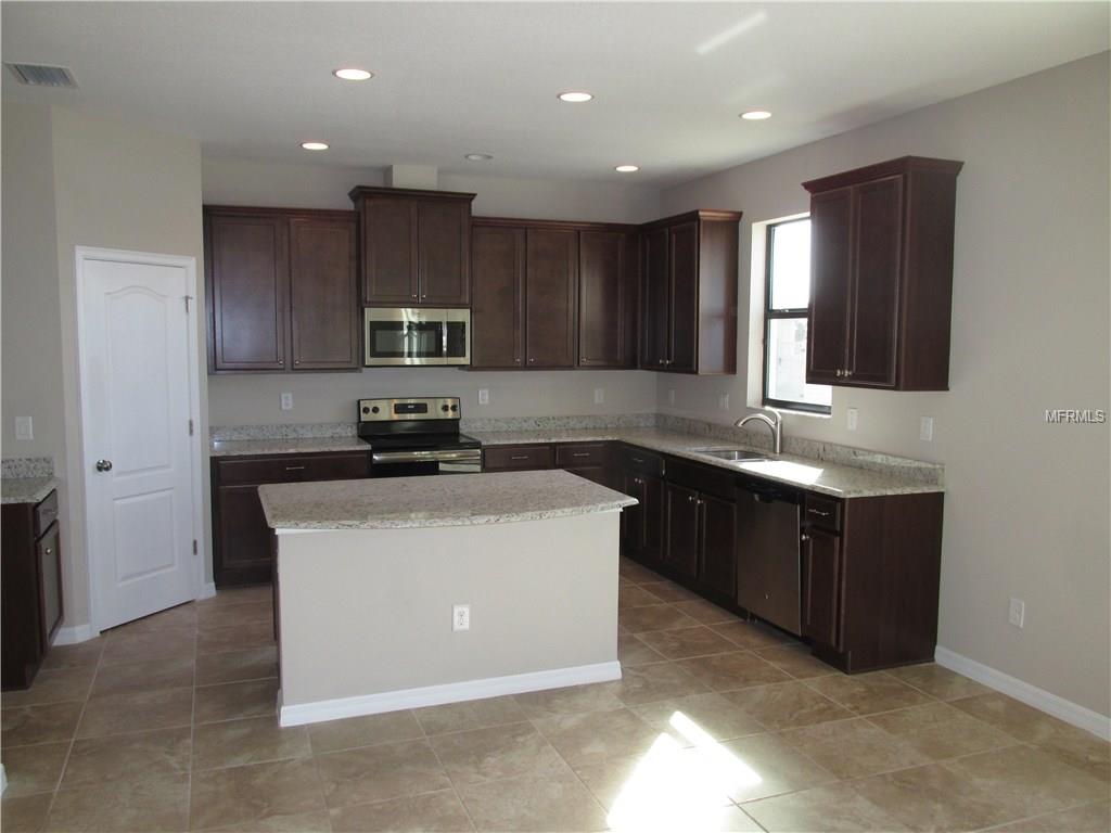 2195 ONTARIO WAY, LAKELAND, Florida 33805, 4 Bedrooms Bedrooms, 10 Rooms Rooms,3 BathroomsBathrooms,Residential,For sale,ONTARIO,L4725248