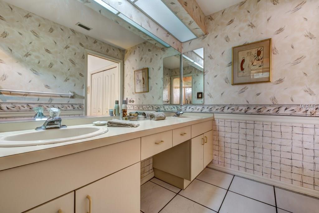 4321 MUIRFIELD DRIVE, BRADENTON, Florida 34210, 2 Bedrooms Bedrooms, 8 Rooms Rooms,2 BathroomsBathrooms,Residential,For sale,MUIRFIELD,A4208618