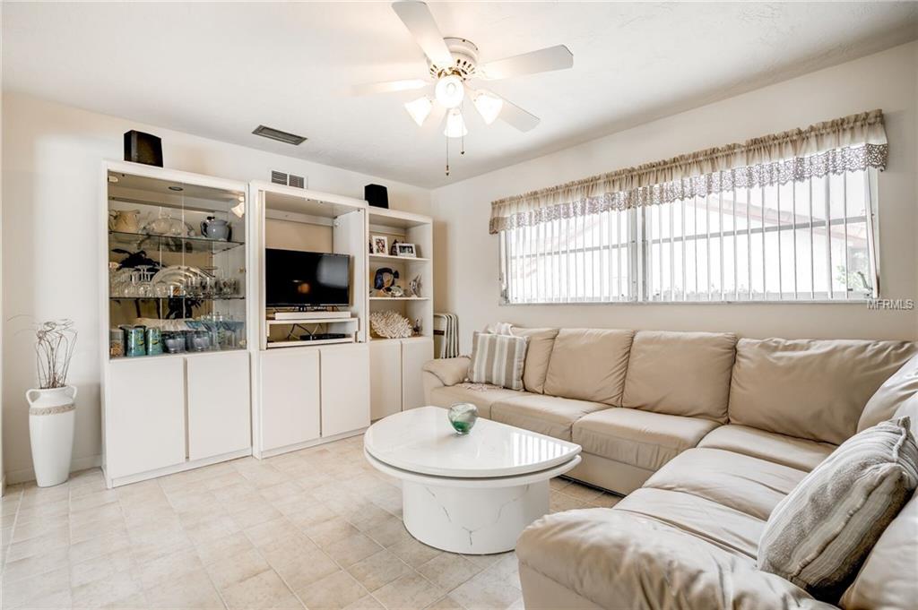 3617 HARBORVIEW COURT, NEW PORT RICHEY, Florida 34652, 3 Bedrooms Bedrooms, 7 Rooms Rooms,2 BathroomsBathrooms,Residential,For sale,HARBORVIEW,W7637616