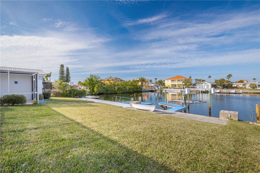 3617 HARBORVIEW COURT, NEW PORT RICHEY, Florida 34652, 3 Bedrooms Bedrooms, 7 Rooms Rooms,2 BathroomsBathrooms,Residential,For sale,HARBORVIEW,W7637616
