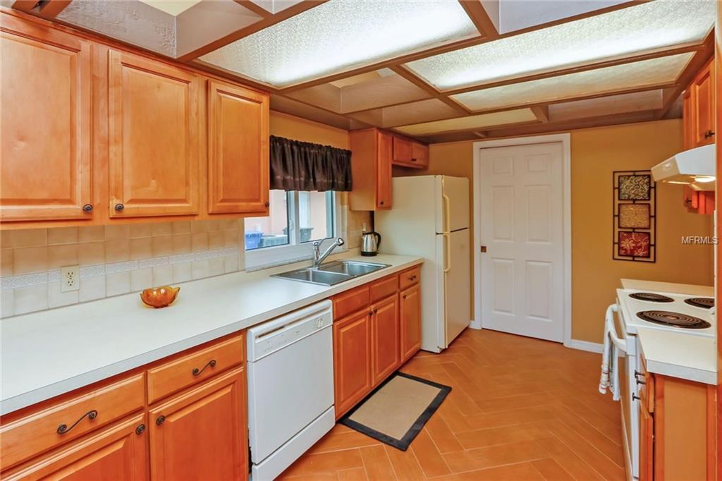 5358 BLACK PINE DRIVE, TAMPA, Florida 33624, 3 Bedrooms Bedrooms, 7 Rooms Rooms,2 BathroomsBathrooms,Residential,For sale,BLACK PINE,T2928214