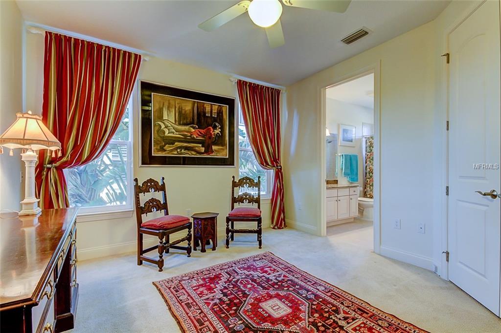 4 ACADEMY WAY S, ST PETERSBURG, Florida 33711, 3 Bedrooms Bedrooms, 6 Rooms Rooms,2 BathroomsBathrooms,Residential,For sale,ACADEMY,U7845279