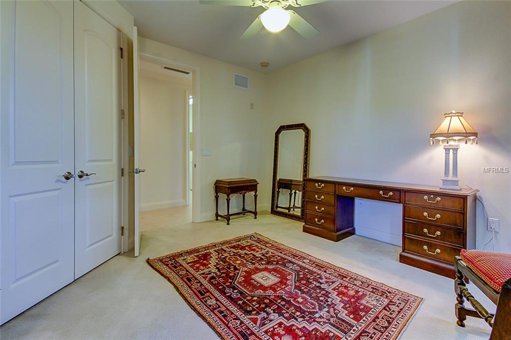 4 ACADEMY WAY S, ST PETERSBURG, Florida 33711, 3 Bedrooms Bedrooms, 6 Rooms Rooms,2 BathroomsBathrooms,Residential,For sale,ACADEMY,U7845279