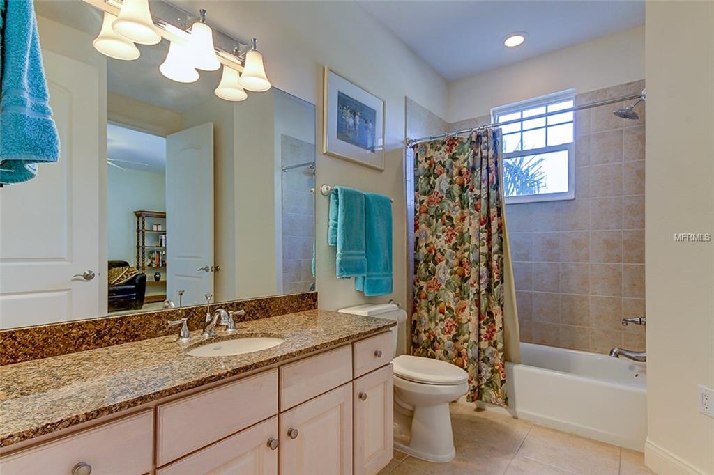 4 ACADEMY WAY S, ST PETERSBURG, Florida 33711, 3 Bedrooms Bedrooms, 6 Rooms Rooms,2 BathroomsBathrooms,Residential,For sale,ACADEMY,U7845279