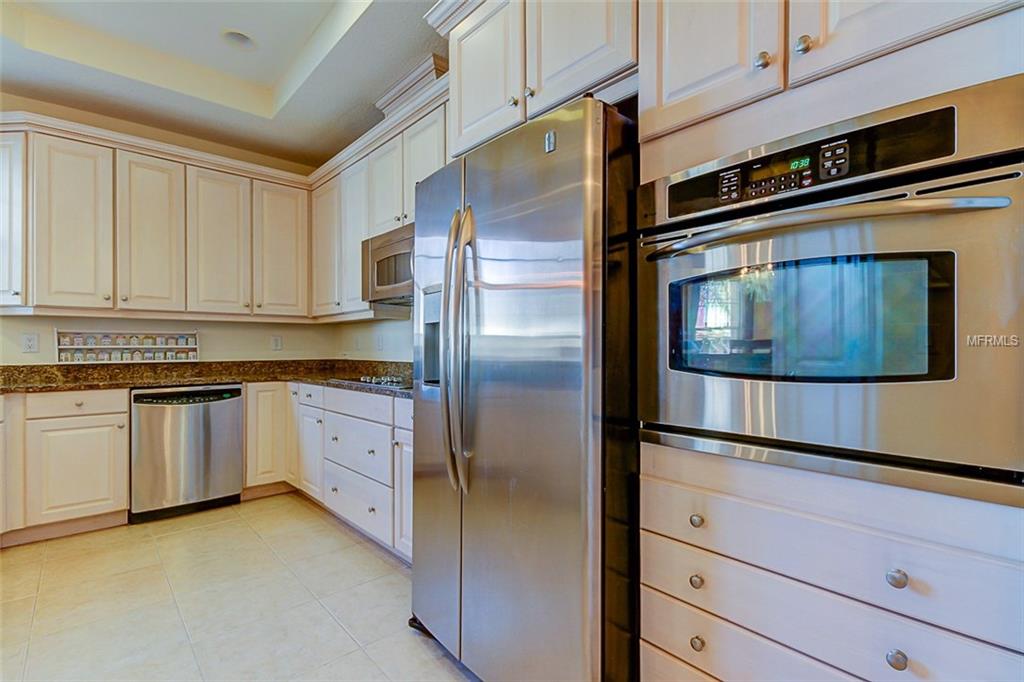 4 ACADEMY WAY S, ST PETERSBURG, Florida 33711, 3 Bedrooms Bedrooms, 6 Rooms Rooms,2 BathroomsBathrooms,Residential,For sale,ACADEMY,U7845279