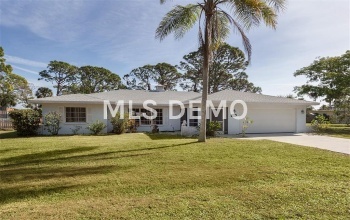 2304 LAKE SHORE DRIVE, NOKOMIS, Florida 34275, 2 Bedrooms Bedrooms, 6 Rooms Rooms,2 BathroomsBathrooms,Residential,For sale,LAKE SHORE,N5916143