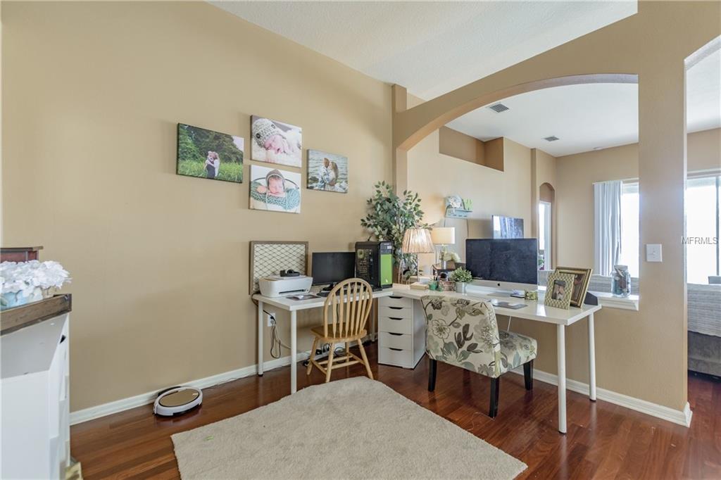 6822 RUNNER OAK DRIVE, WESLEY CHAPEL, Florida 33545, 4 Bedrooms Bedrooms, 7 Rooms Rooms,2 BathroomsBathrooms,Residential,For sale,RUNNER OAK,T2926191