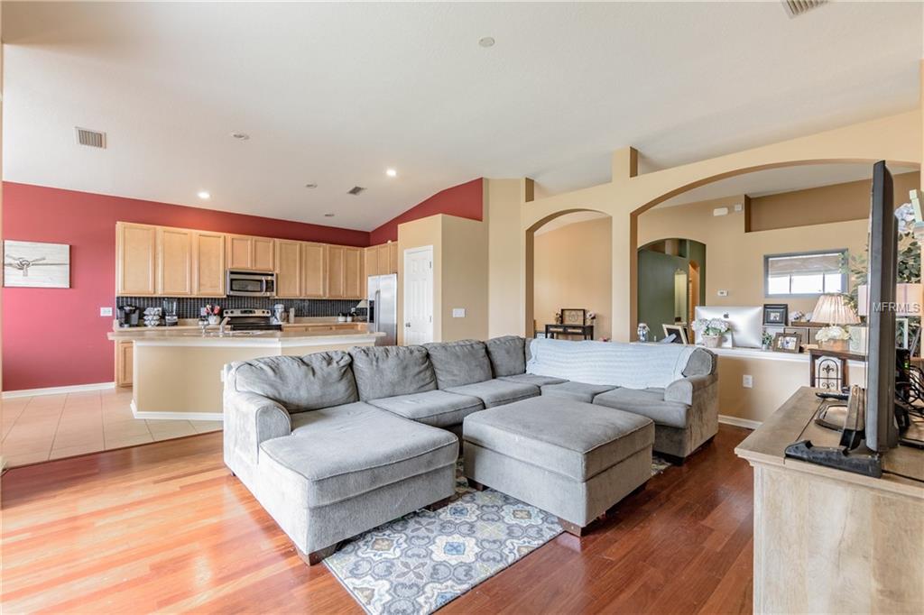 6822 RUNNER OAK DRIVE, WESLEY CHAPEL, Florida 33545, 4 Bedrooms Bedrooms, 7 Rooms Rooms,2 BathroomsBathrooms,Residential,For sale,RUNNER OAK,T2926191