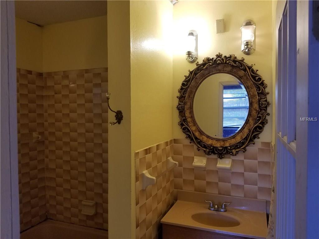 6309 S ADELIA AVENUE, TAMPA, Florida 33616, 3 Bedrooms Bedrooms, 3 Rooms Rooms,2 BathroomsBathrooms,Residential,For sale,ADELIA,T2928344